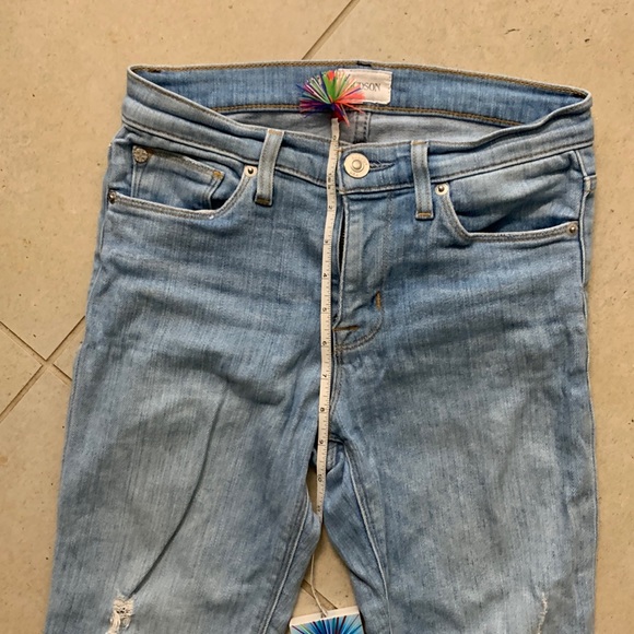 Hudson size 26 , Light wash denim , Nico mid rise ankle with raw hem🎶 - Picture 2 of 7